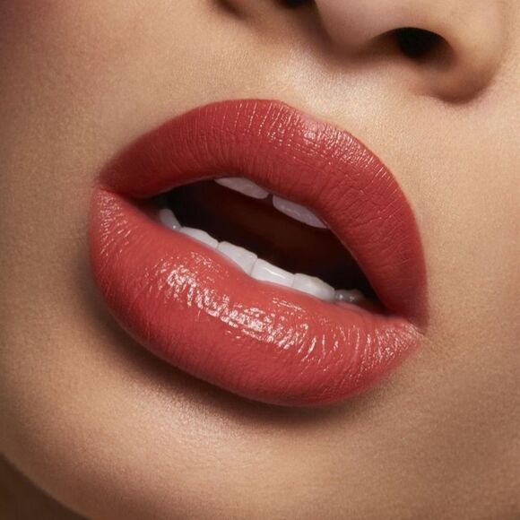 MAC Love Me Liquid Lipstick in Whatta Doll (Warm Rosewood) - Picture 4 of 14